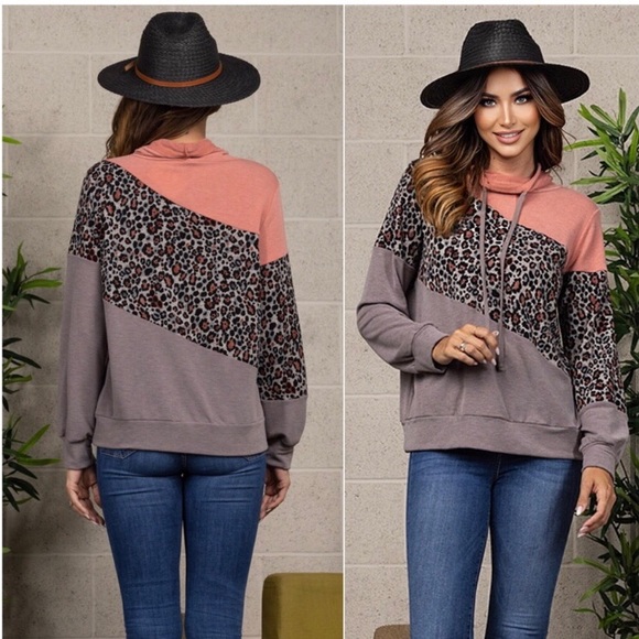 LAST ONE: USA made leopard print women’s cute fall pullover sweater comfy top - Picture 4 of 4